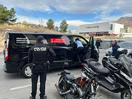 Los servicios fúnebres llegan al lugar del incendio