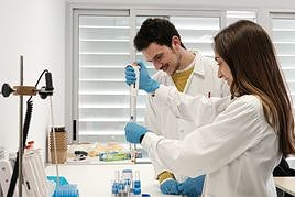 Luis y Pilar, dos de los fundadores de la Startup Oscillum.