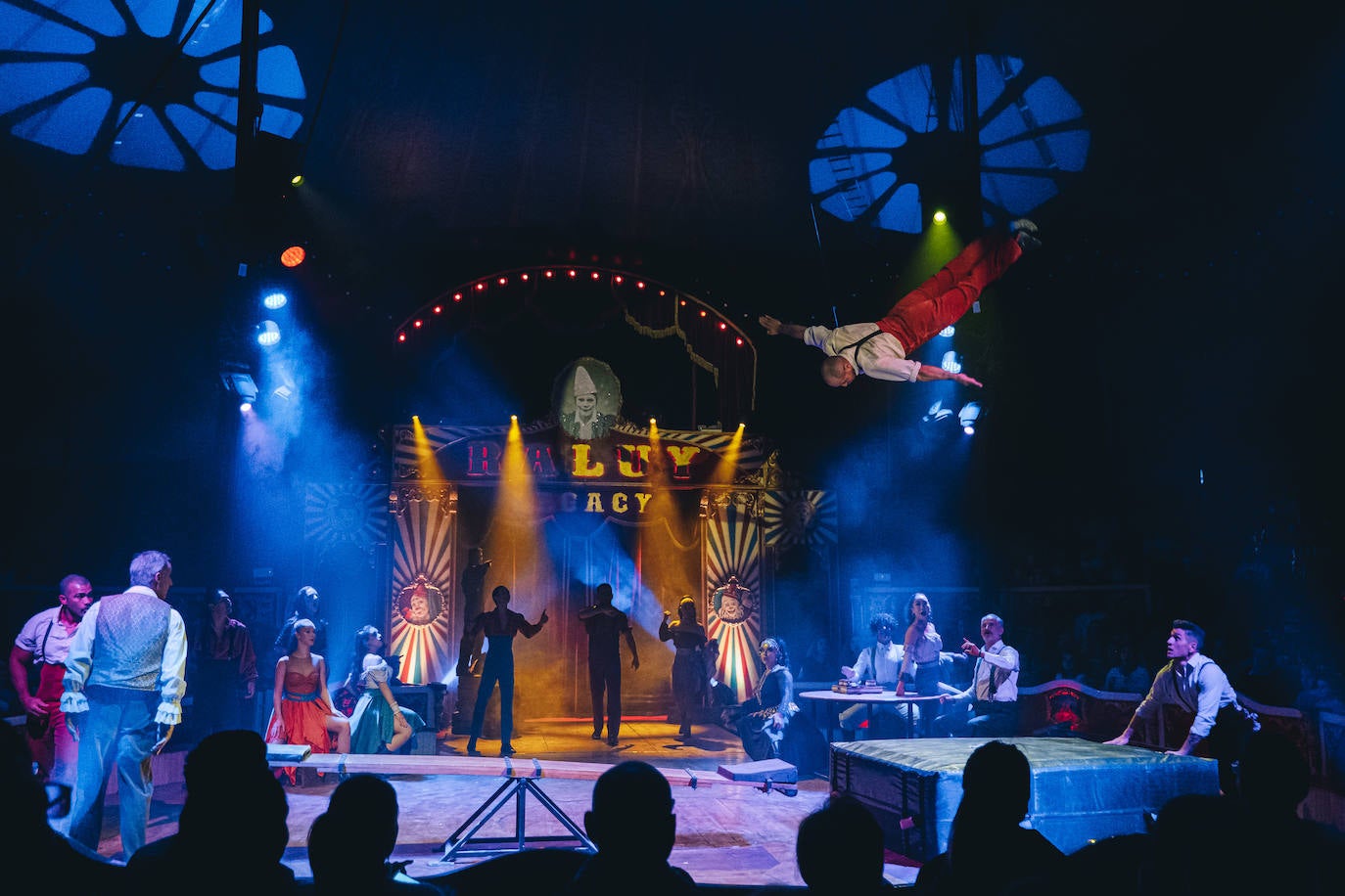 El Circo Raluy Legacy, un oasis de magia, riesgo y humor en Alicante