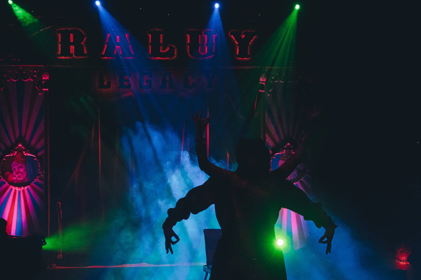 El Circo Raluy Legacy, un oasis de magia, riesgo y humor en Alicante