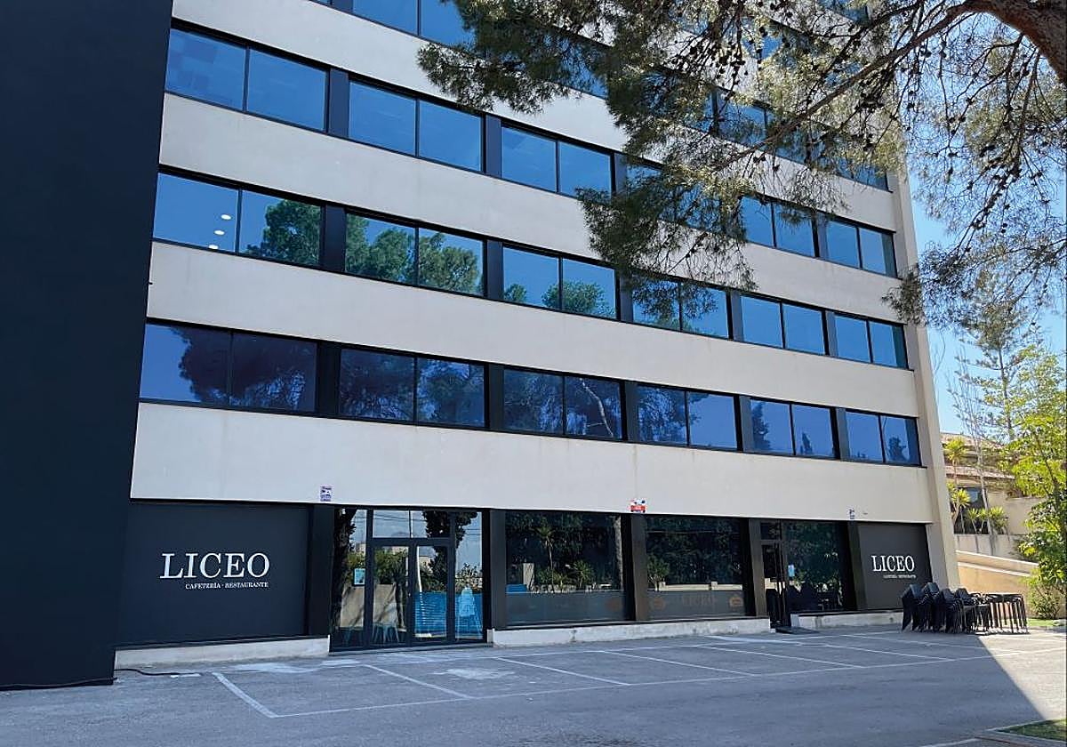 Entrada del Liceo Business Center.