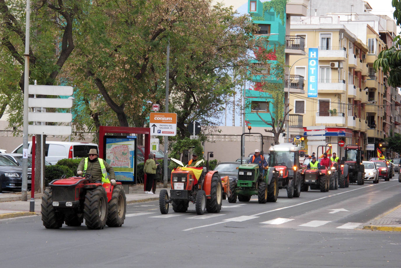 Tractorada de protesta en Dénia
