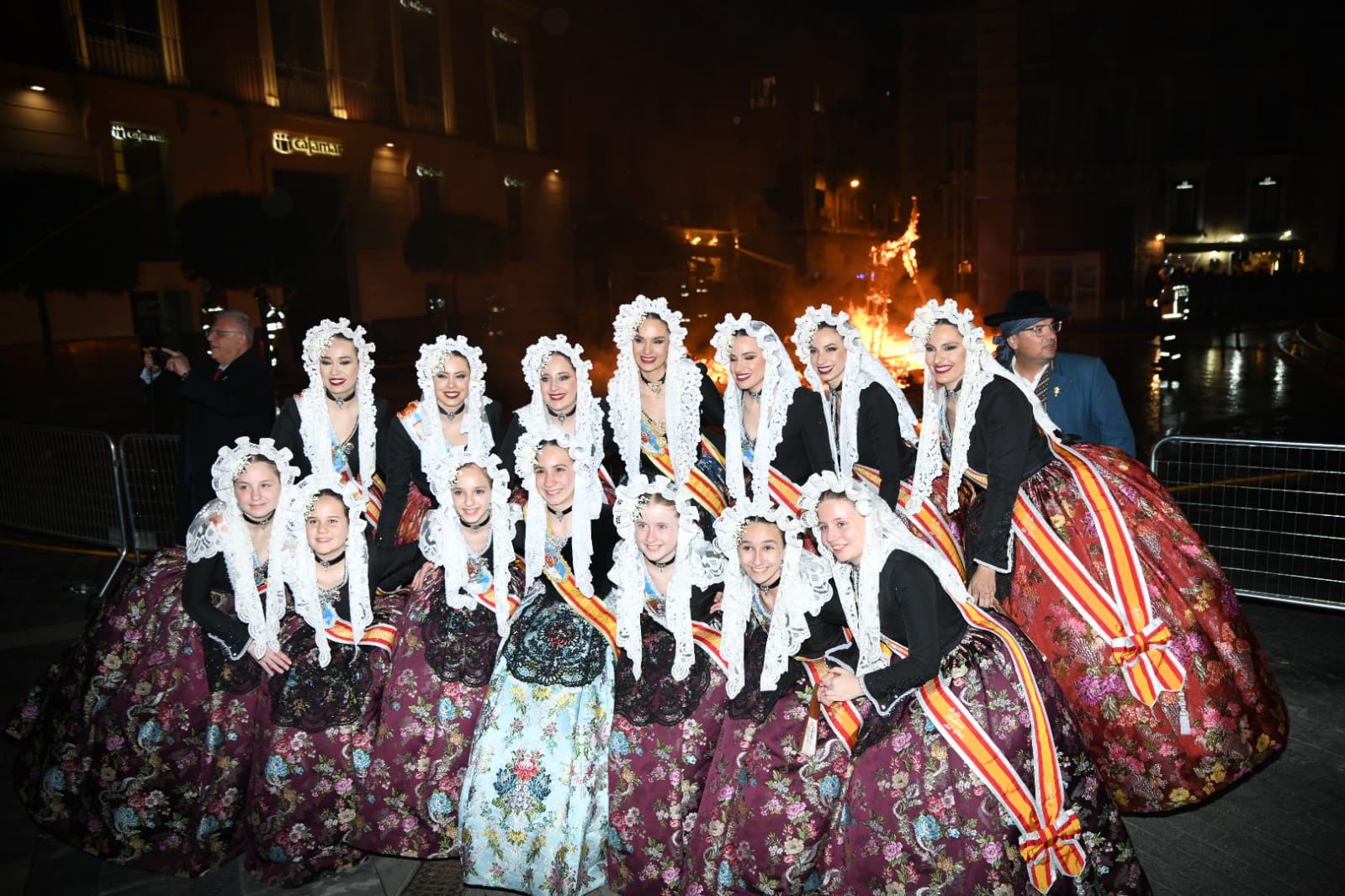 La cremà de las Hogueras de Alicante en Murcia, foto a foto