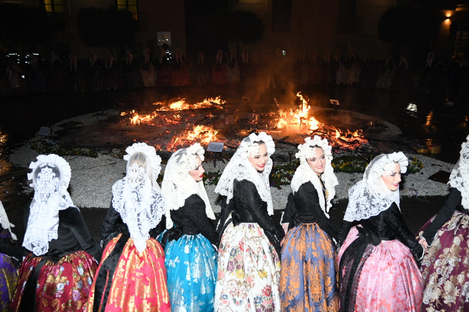 La cremà de las Hogueras de Alicante en Murcia, foto a foto