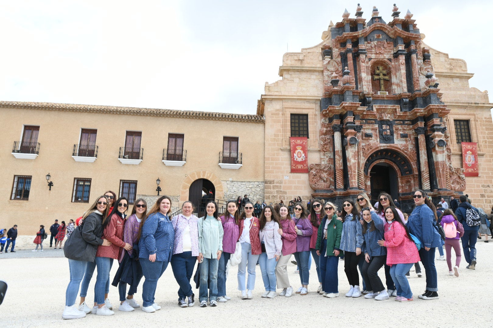 Las Hogueras de Alicante ponen fin a las convivencias con una misa en Caravaca de la Cruz