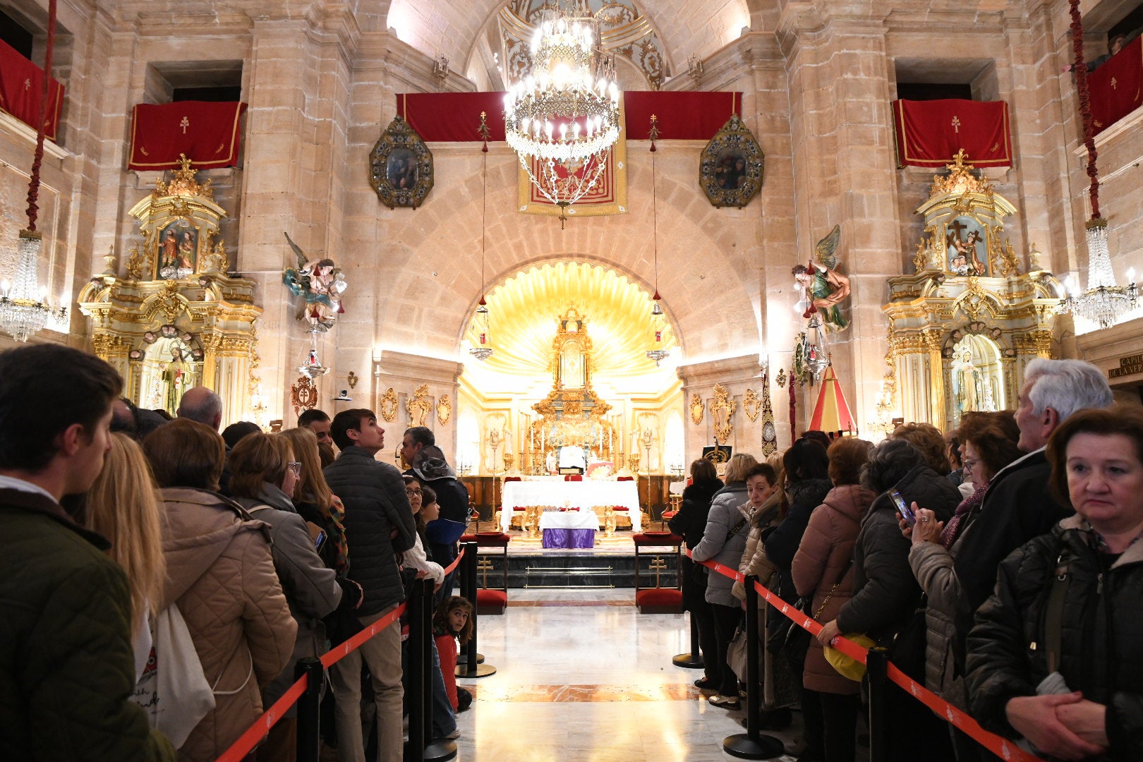 Las Hogueras de Alicante ponen fin a las convivencias con una misa en Caravaca de la Cruz