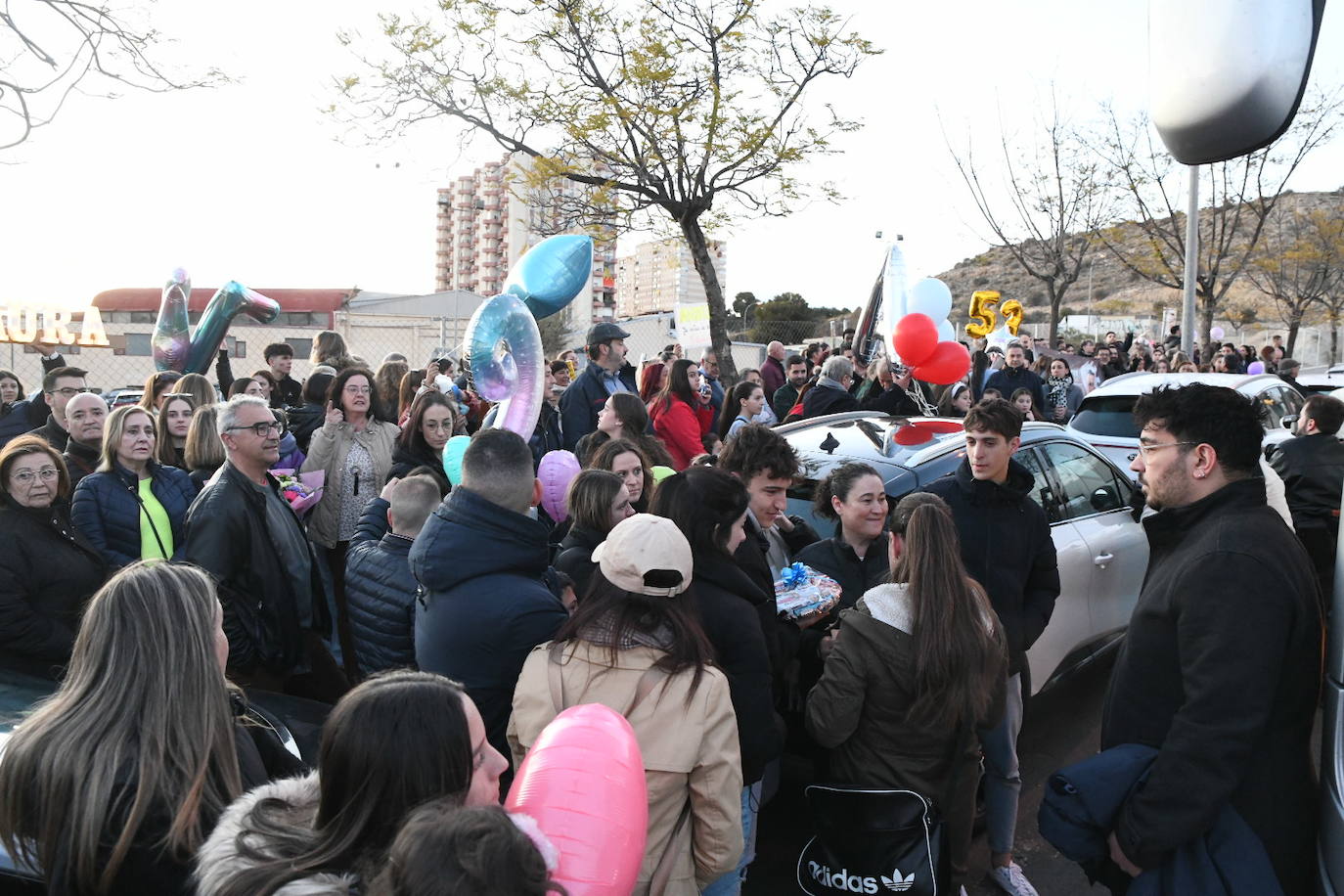 Así ha sido la llegada de las candidatas de las Hogueras de Alicante