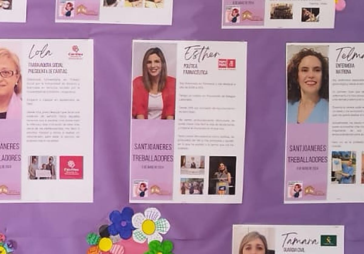Exposición donde se aprecia el logo del PSOE para identificar a su portavoz municipal Esther Donate.