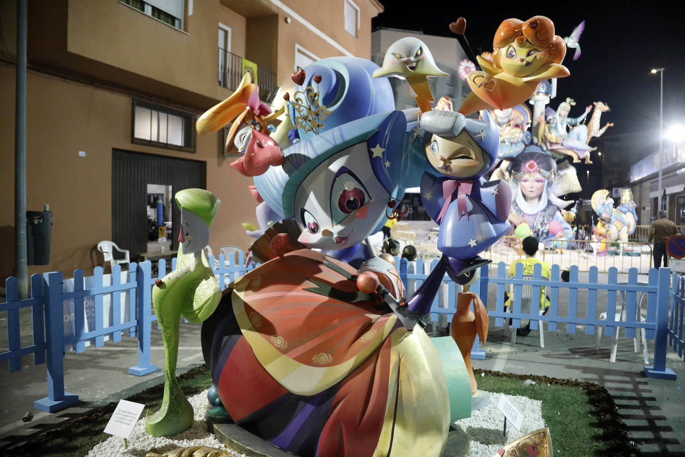 Las fallas de Dénia ya lucen con todo su esplendor