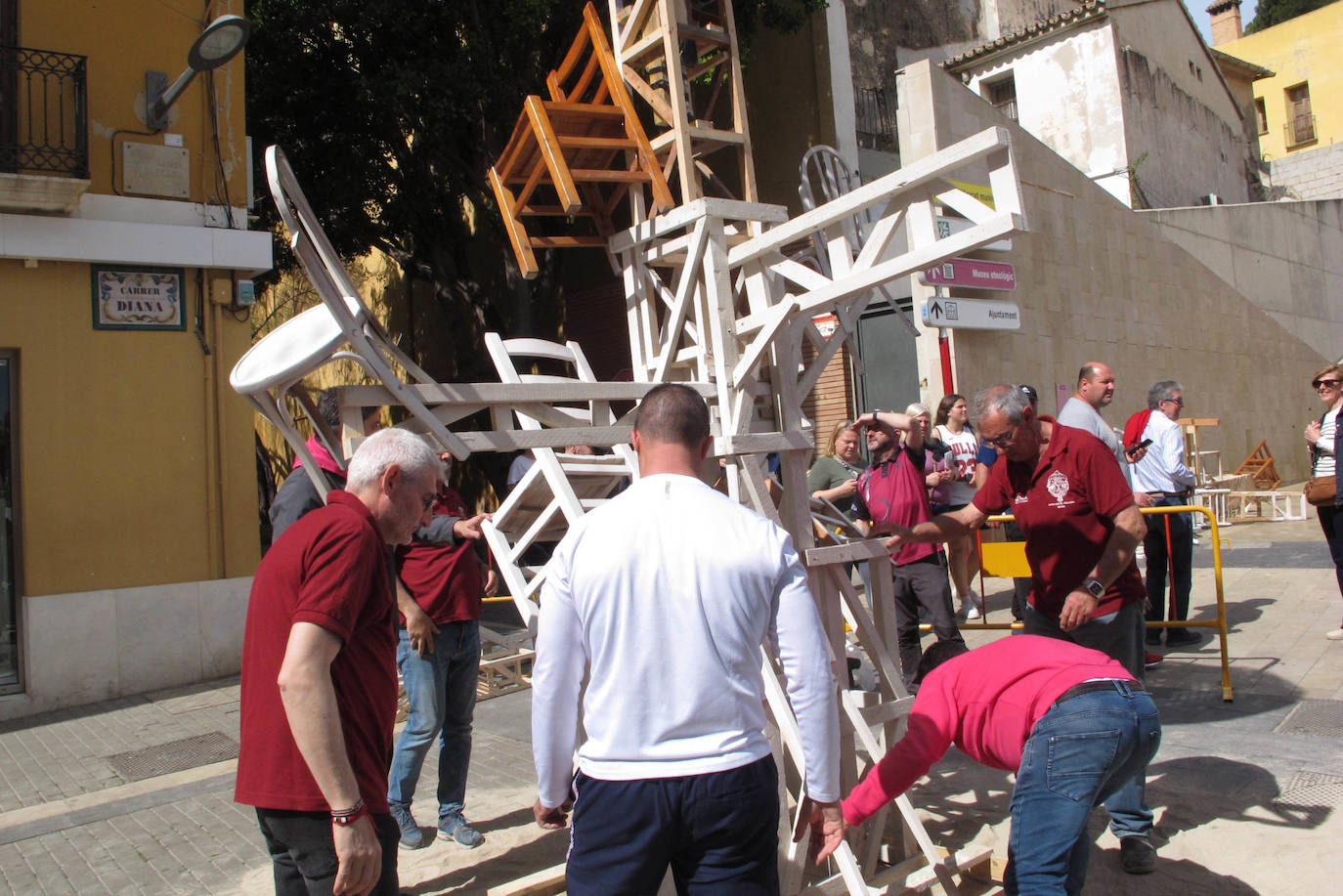 Las fallas de Dénia ya lucen con todo su esplendor
