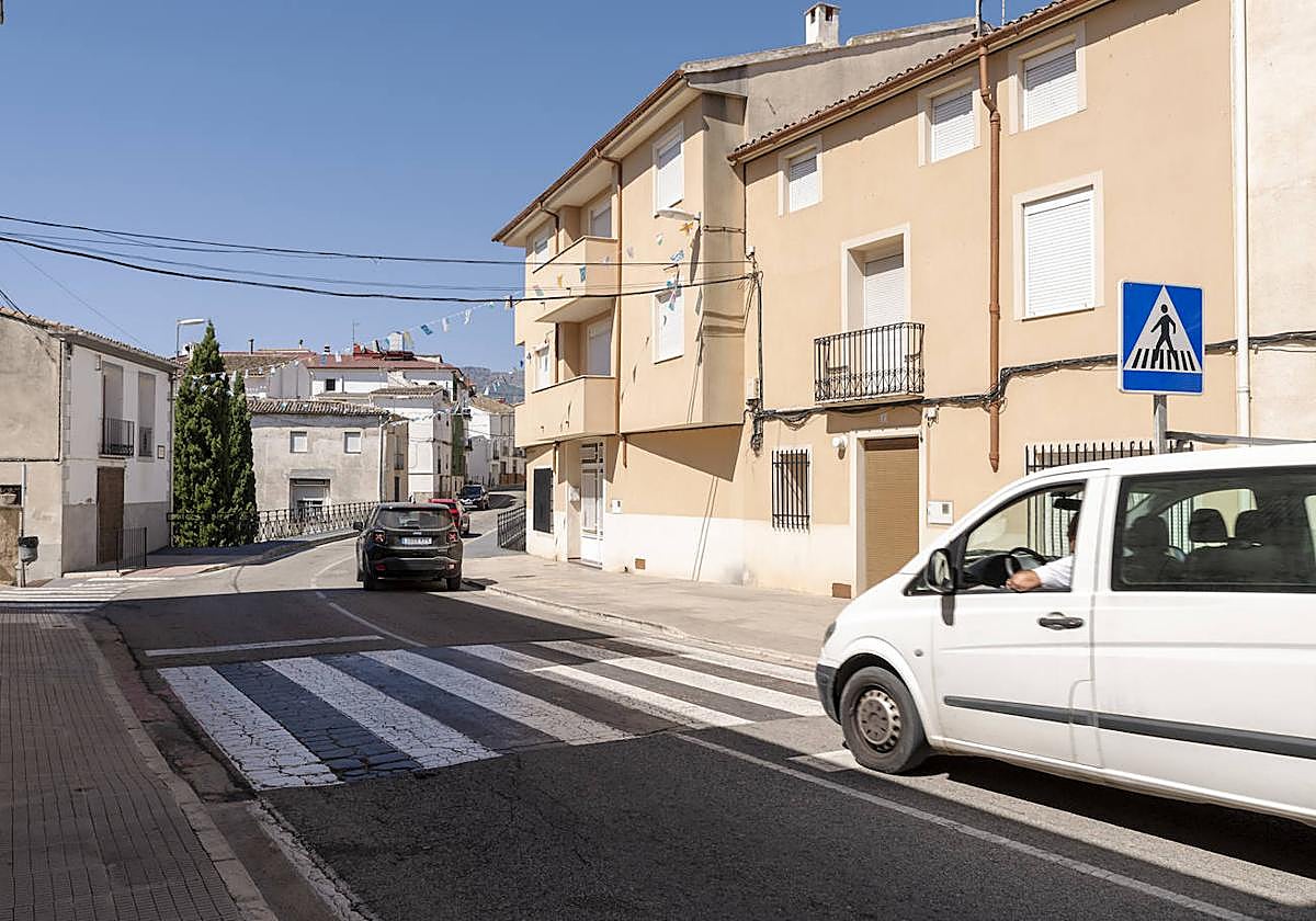 Travesía de Benimarfull por la que circulan cerca de 3.000 vehículos cada día.