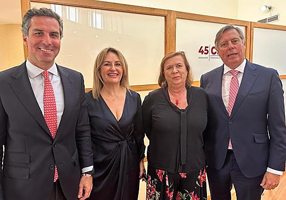 La consellera de Turismo, en las jornadas sobre apartamentos turísticos en Sevlla.