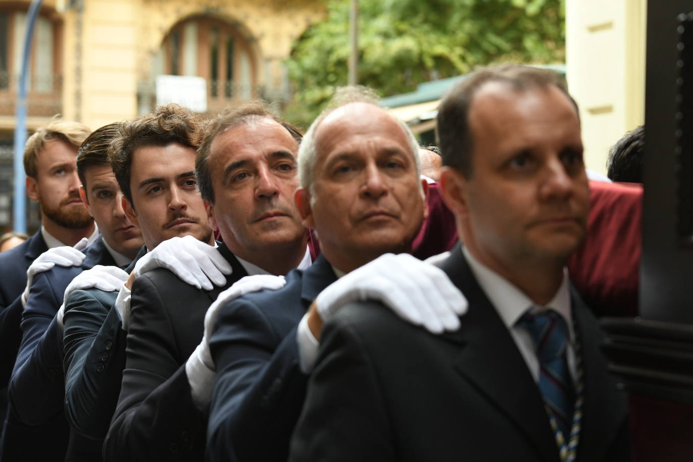 Palmas, ramas de olivo y los primeros pasos abren la carrera oficial de la Semana Santa alicantina