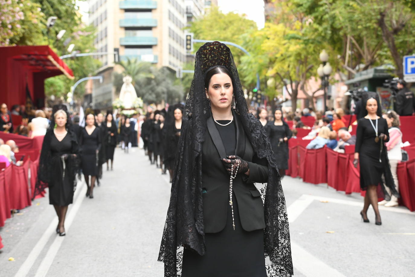 Palmas, ramas de olivo y los primeros pasos abren la carrera oficial de la Semana Santa alicantina