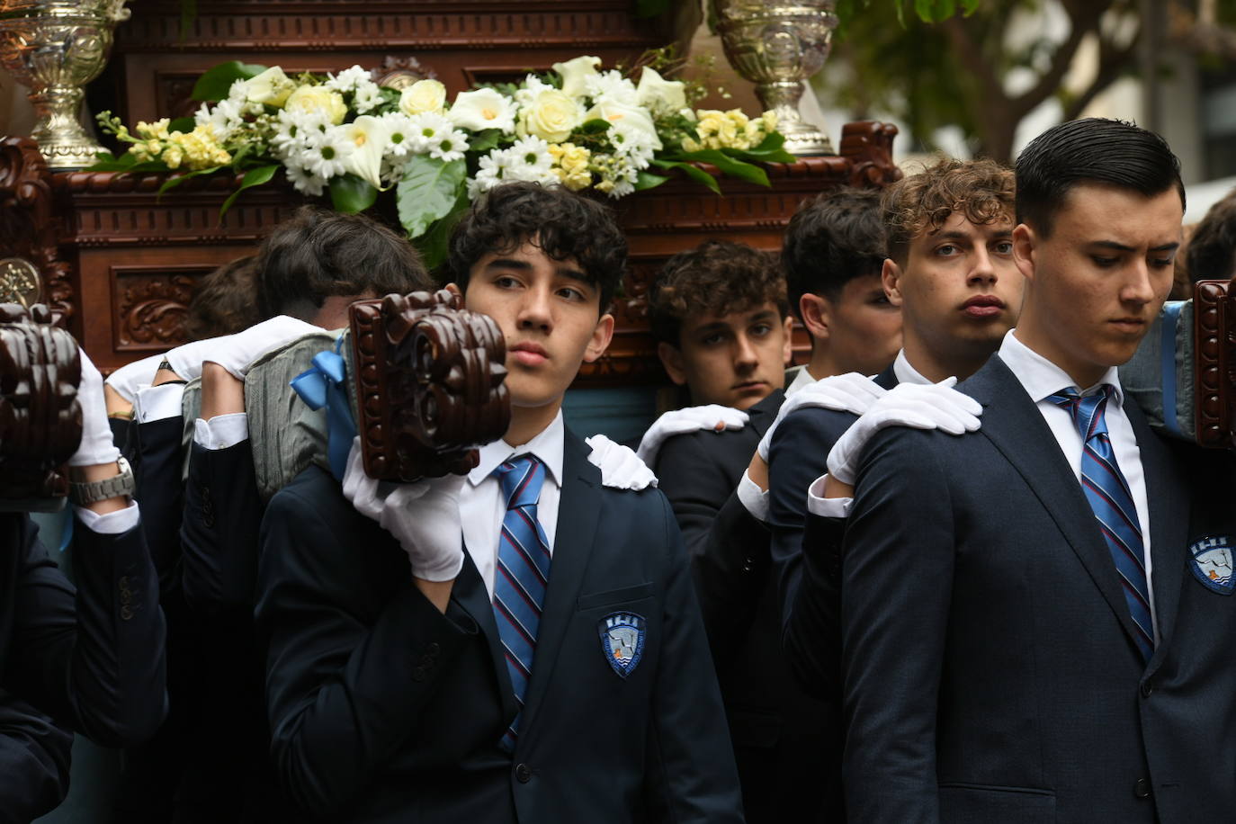 Palmas, ramas de olivo y los primeros pasos abren la carrera oficial de la Semana Santa alicantina