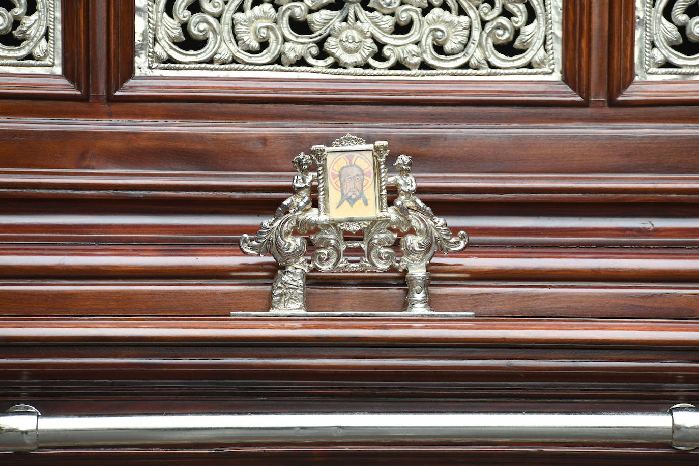 Palmas, ramas de olivo y los primeros pasos abren la carrera oficial de la Semana Santa alicantina