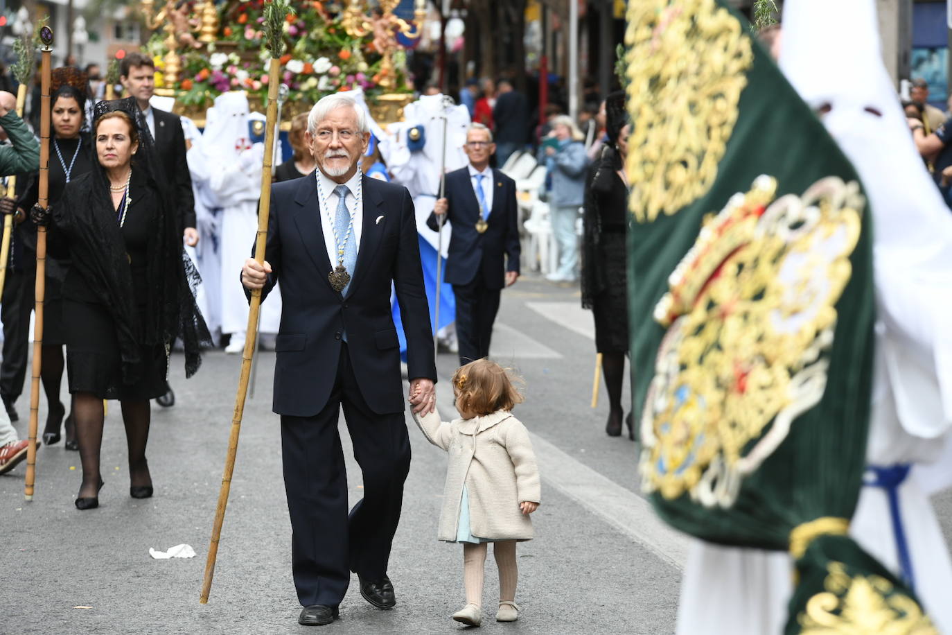 Palmas, ramas de olivo y los primeros pasos abren la carrera oficial de la Semana Santa alicantina