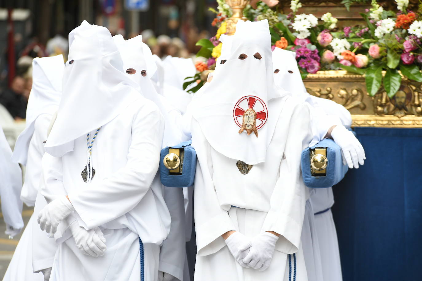Palmas, ramas de olivo y los primeros pasos abren la carrera oficial de la Semana Santa alicantina