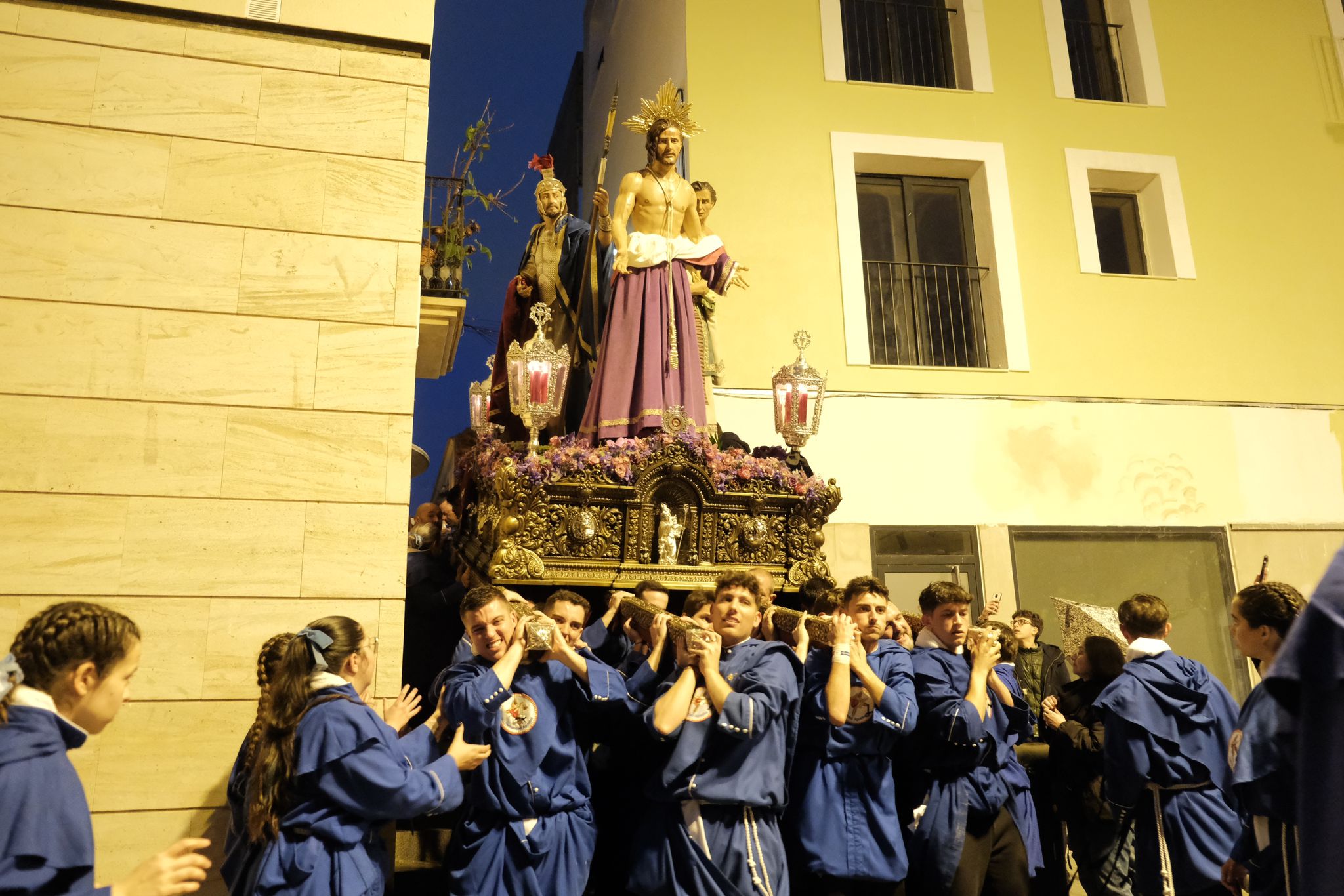 La Hermandad Agustina de Alicante consigue procesionar en su 25 aniversario