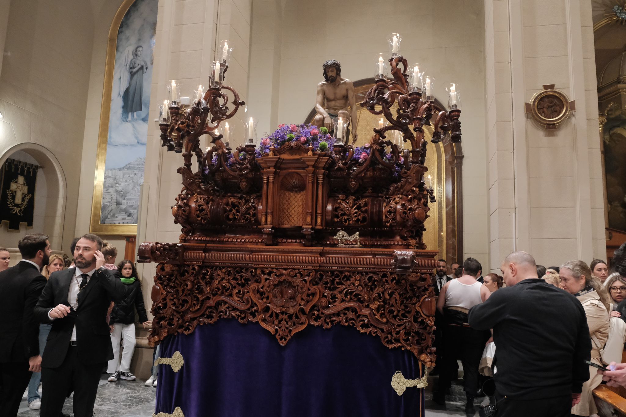 El Lunes Santo de Alicante se llena de lágrimas por la lluvia