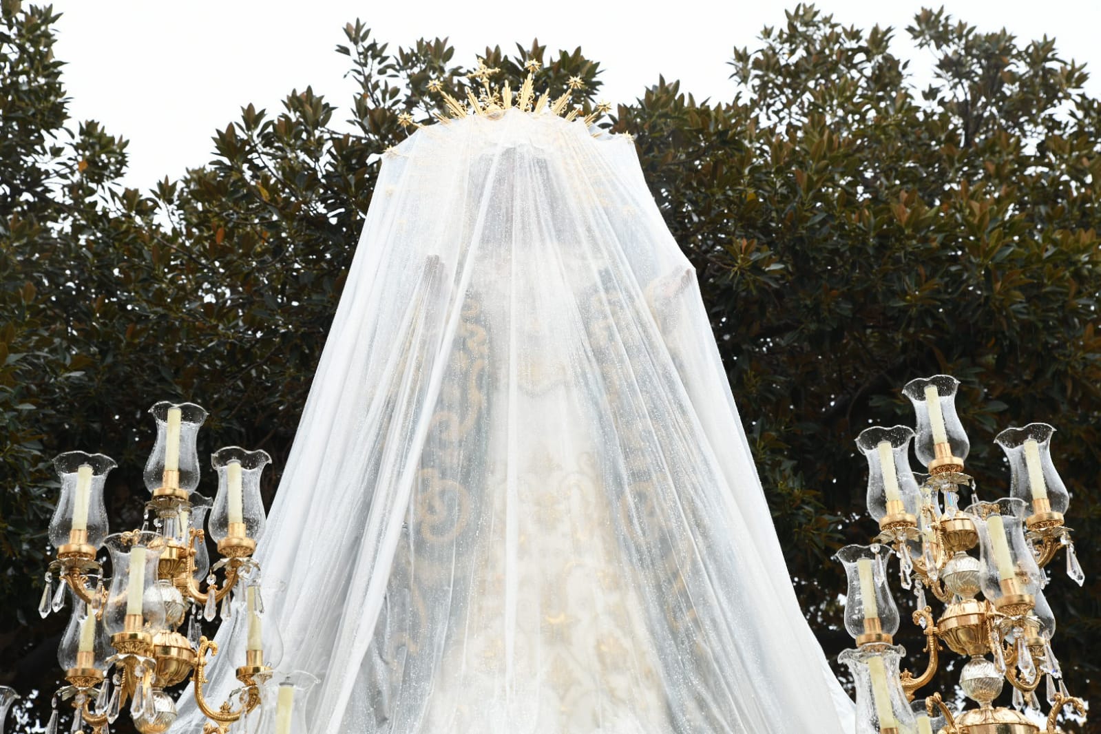 El Lunes Santo de Alicante se llena de lágrimas por la lluvia