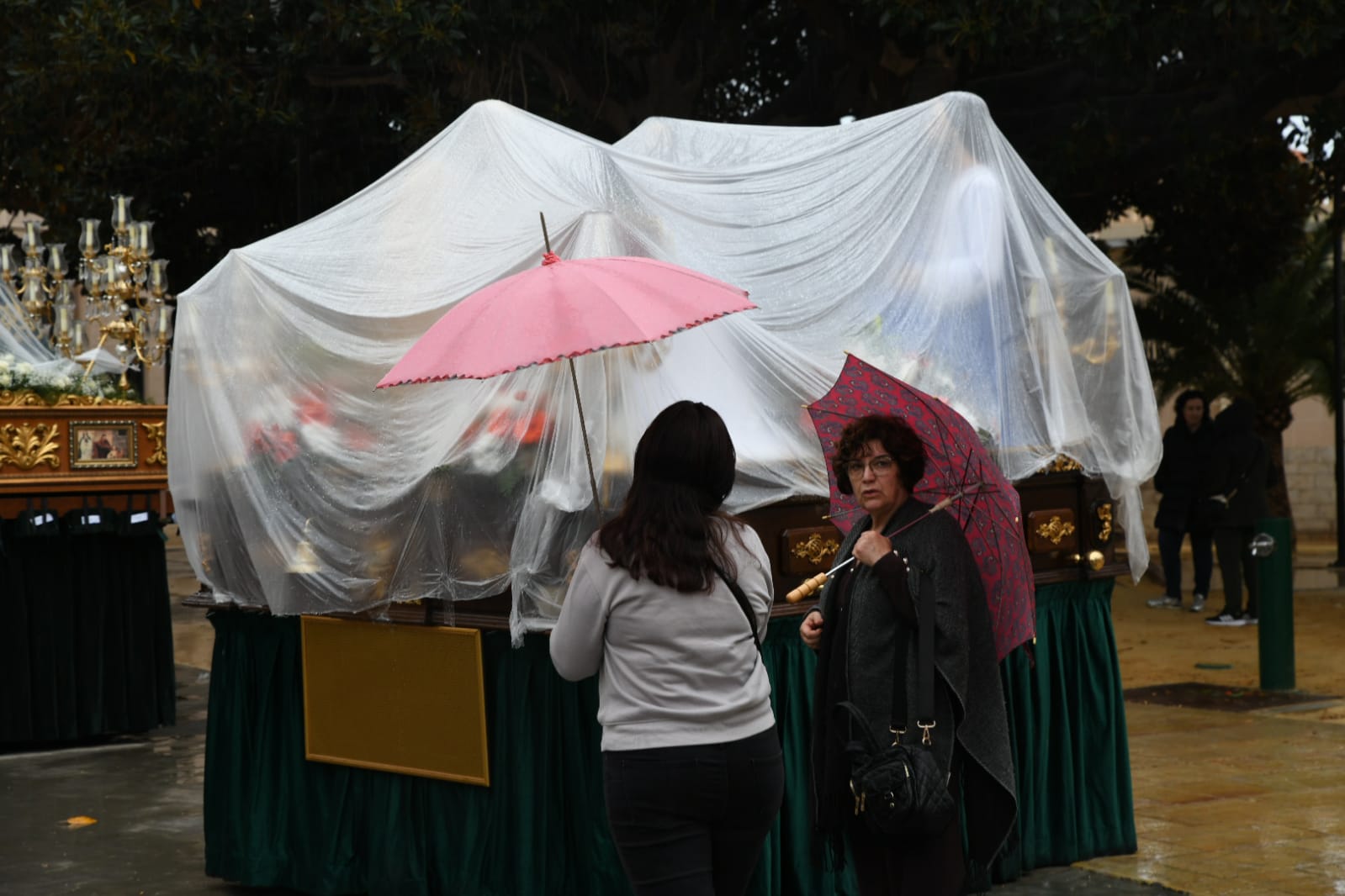 El Lunes Santo de Alicante se llena de lágrimas por la lluvia