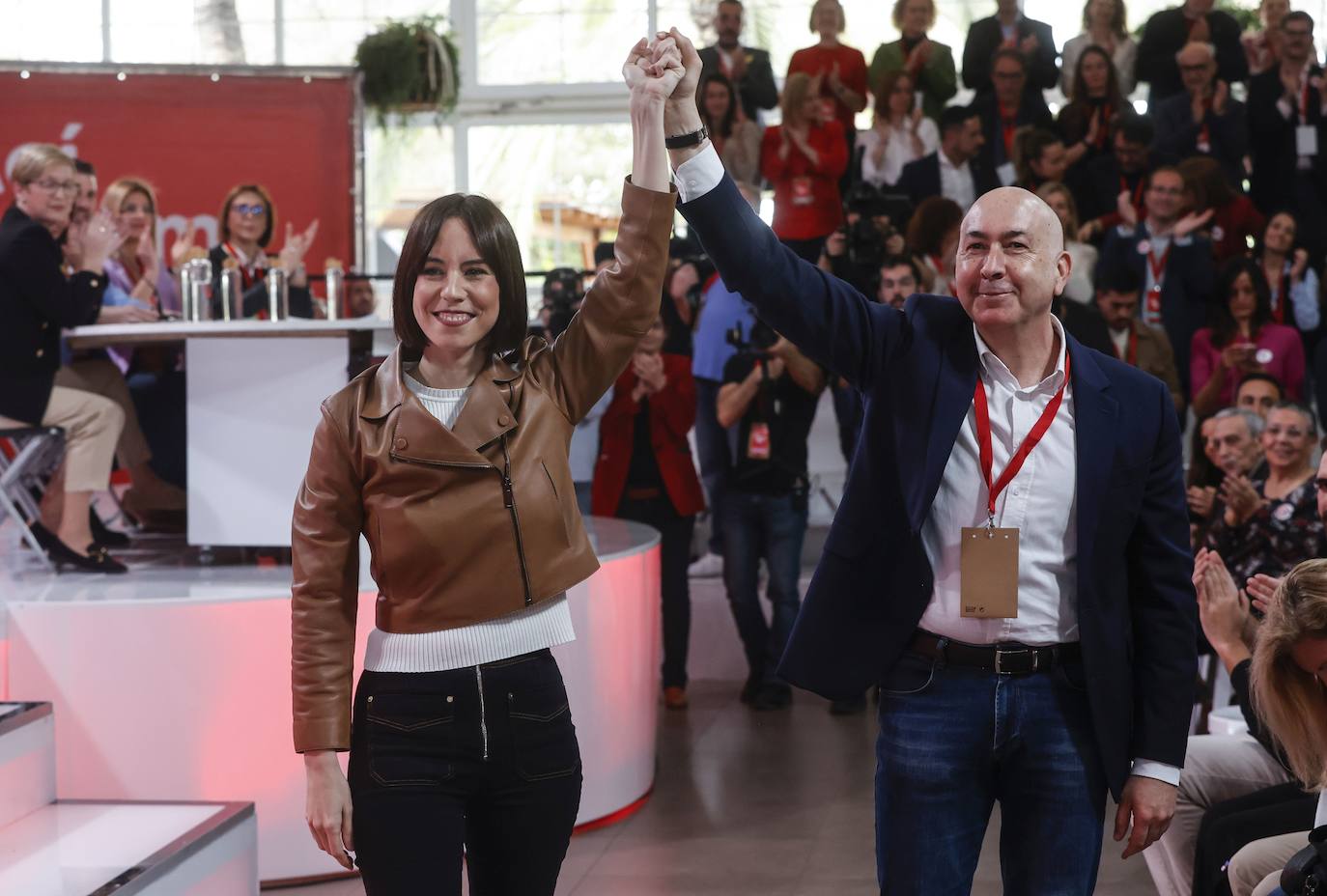 El diputado del PSOE Alejandro Soler y la nueva líder del PSPV, Diana Morant, durante la clausura del Congreso extraordinario del PSPV.