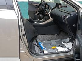 Interior de uno de los coches robados.