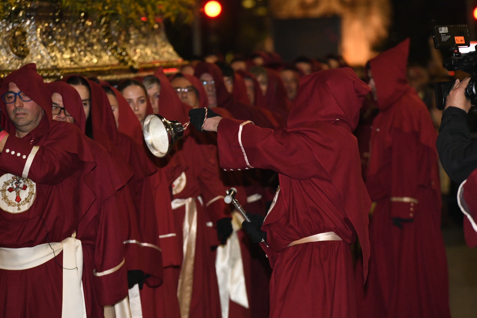 La impresionante Santa Cena procesiona por las calles de Alicante