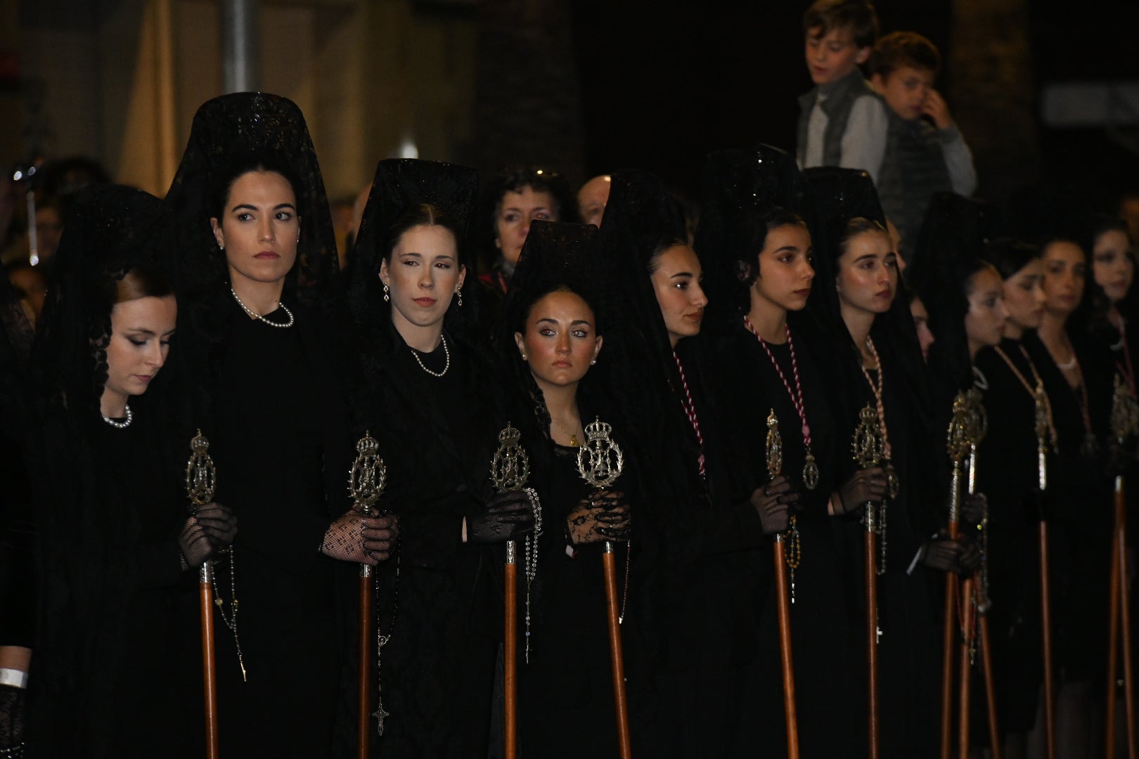 La impresionante Santa Cena procesiona por las calles de Alicante