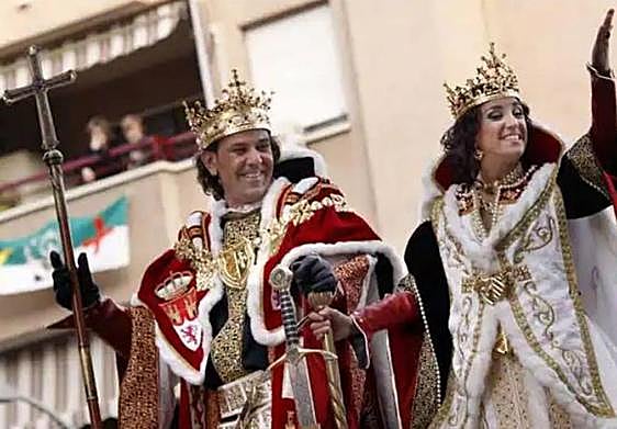 Desfile de Moros y Cristianos en San Vicente.