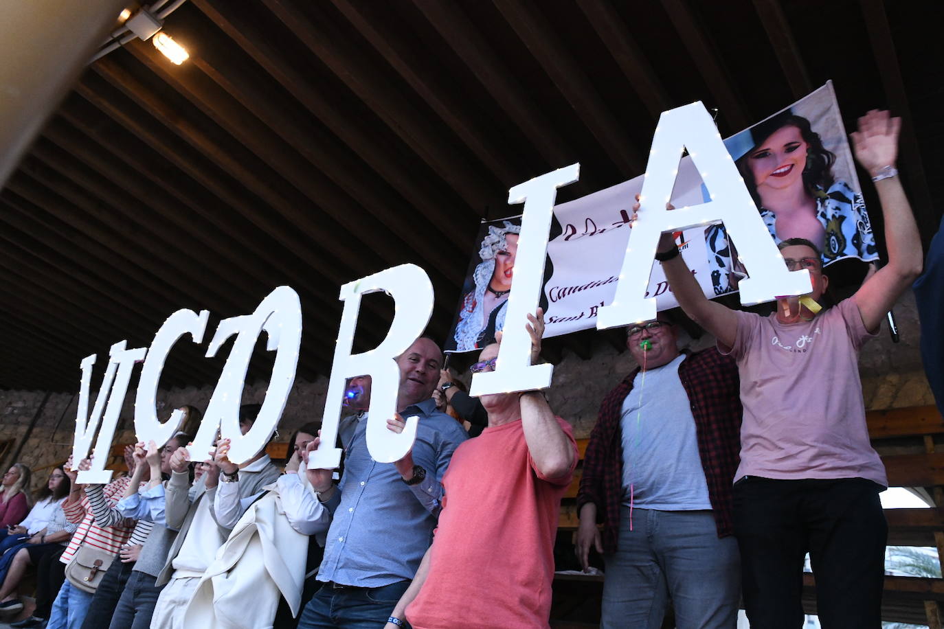 Las candidatas a bellea del foc de Alicante lucen sus mejores galas