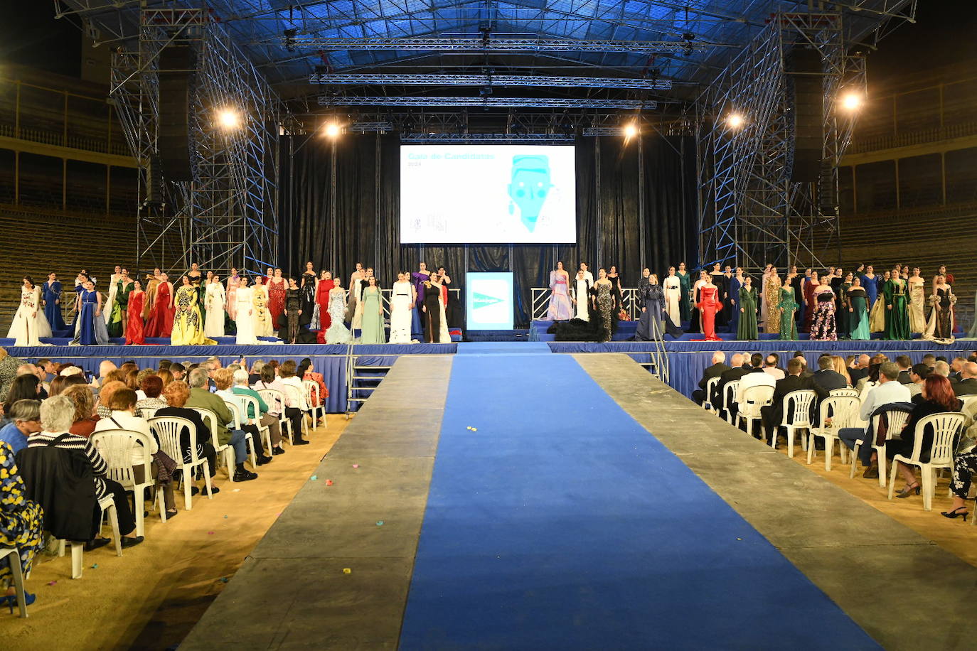 Las candidatas a bellea del foc de Alicante lucen sus mejores galas