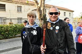 El blusón y el 'mocaor' son el atuendo clásico de Santa Faz.