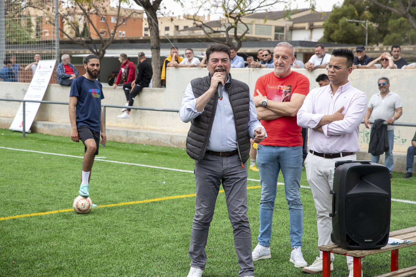 Así ha sido el partido de fútbol de Pueblo Gitano y Guardia Civil