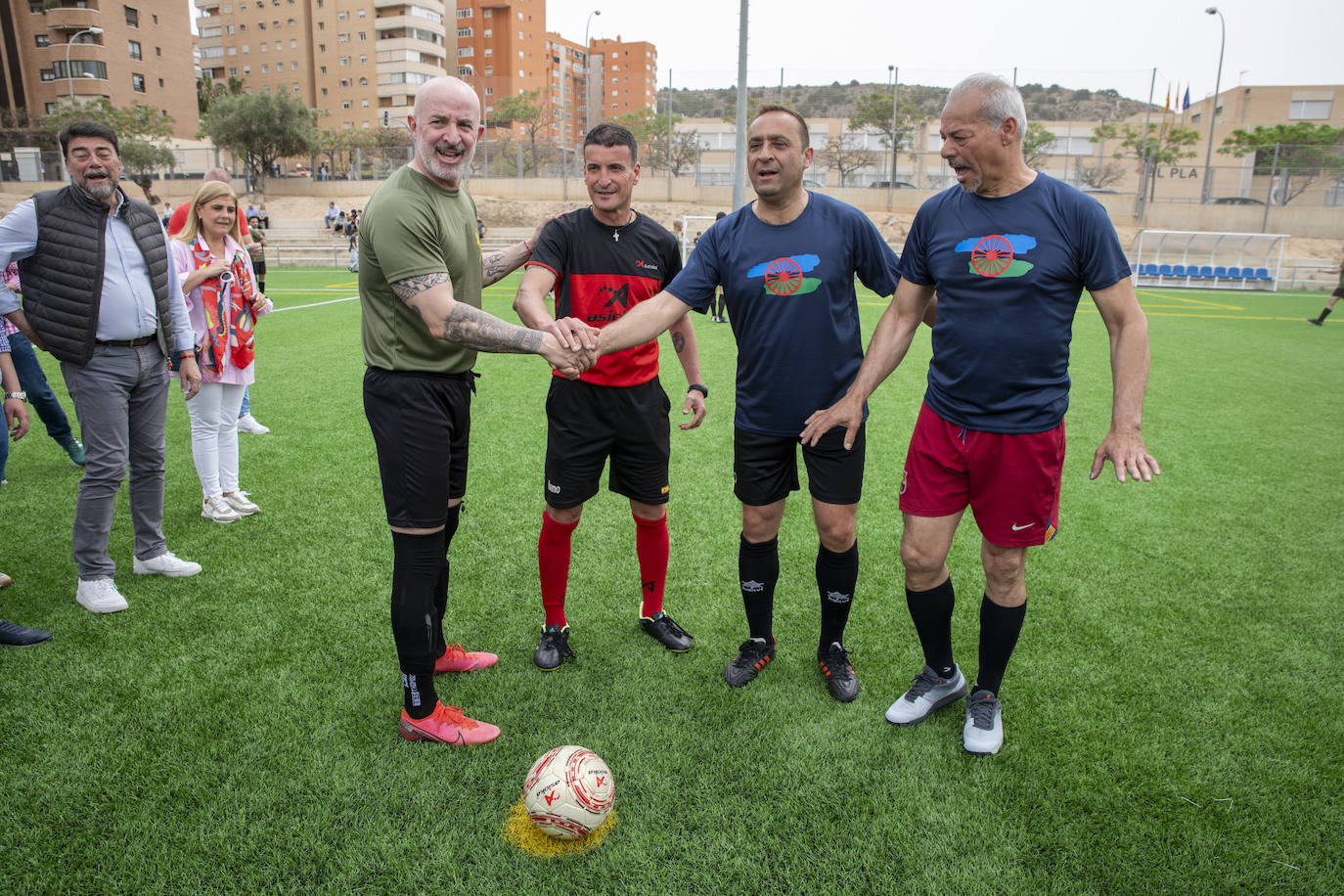 Así ha sido el partido de fútbol de Pueblo Gitano y Guardia Civil