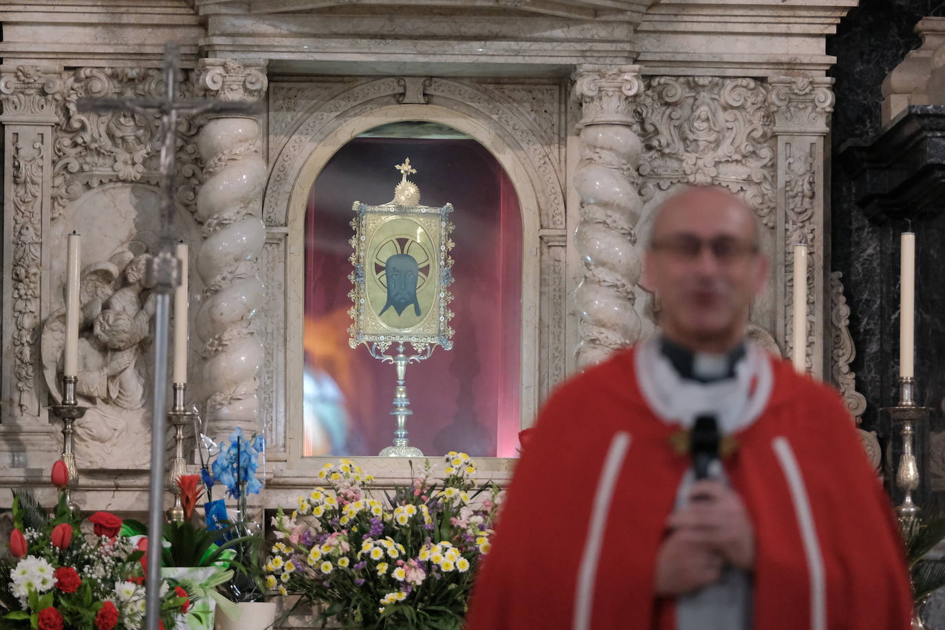 El Hércules cumple con su tradicional ofrenda a Santa Faz