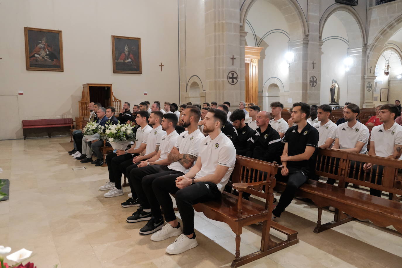 El Hércules cumple con su tradicional ofrenda a Santa Faz