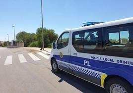 Imagen de archivo de una furgoneta de la Policía Local de Orihuela.