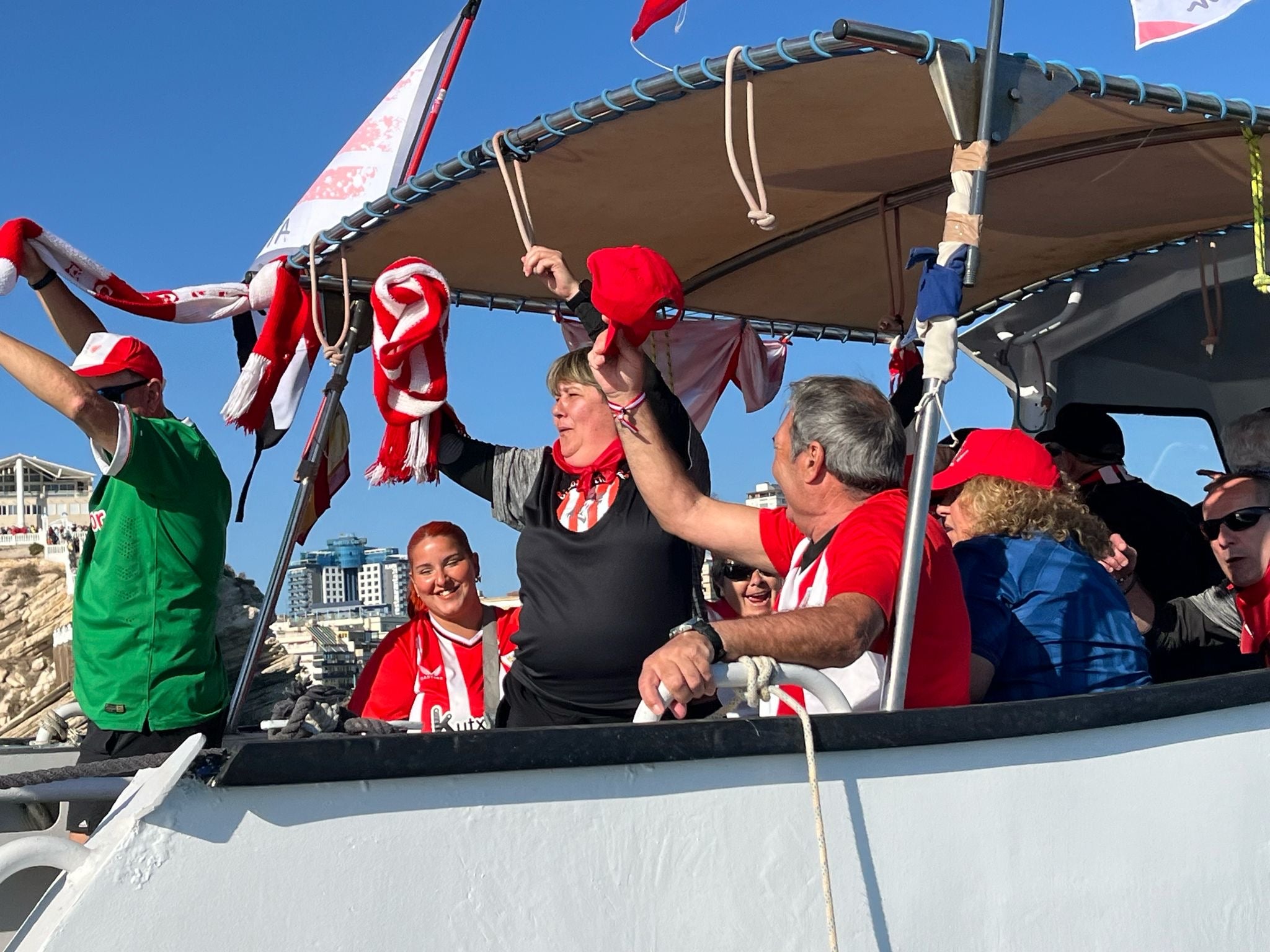 Así ha sido la versión de la gabarra del Athletic en Benidorm