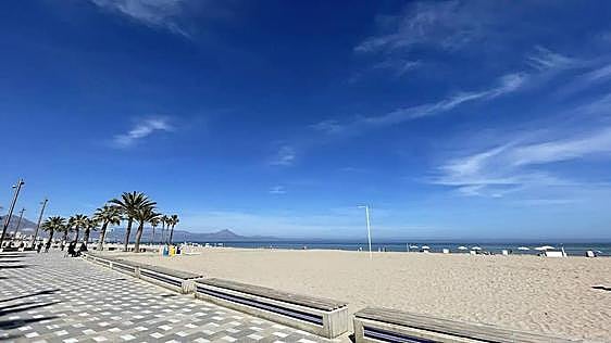 Jornada casi playera en las costas alicantinas.