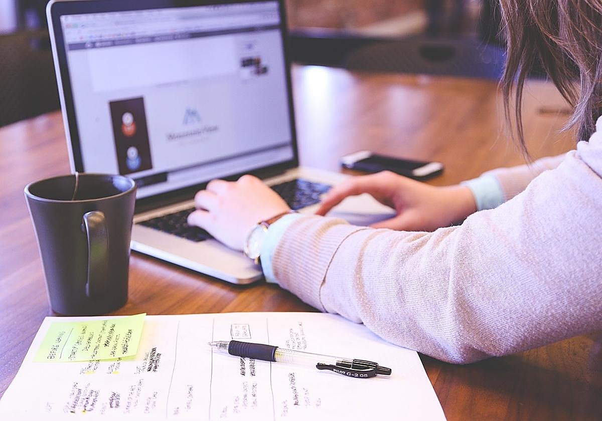 El curso del cual se han aogotado las plazas este lunes tenía por título 'Competencia digital docente B1'.