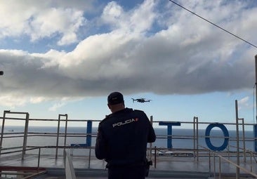 Alicante a vista de pájaro: Así vigila la Policía desde el aire los grandes eventos en la ciudad