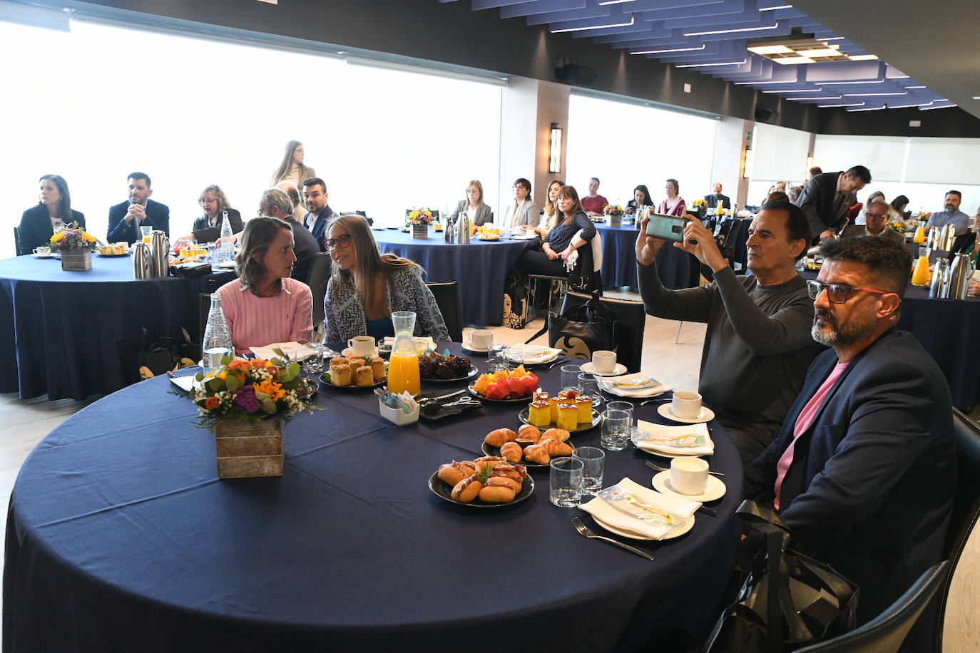Así ha sido el I Desayuno con Aspanion celebrado en Alicante