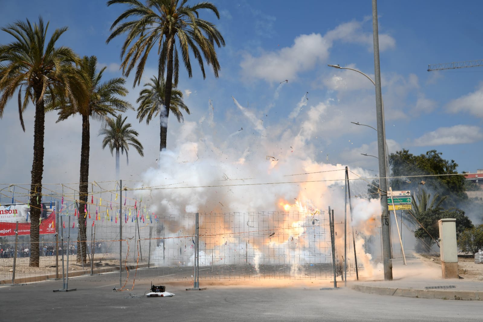 Así ha sido la mascletà de las Hogueras de Alicante en el sector sur