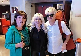 Carmen Sempere, 'la marchosa', con el dúo Nebulossa en Madrid.