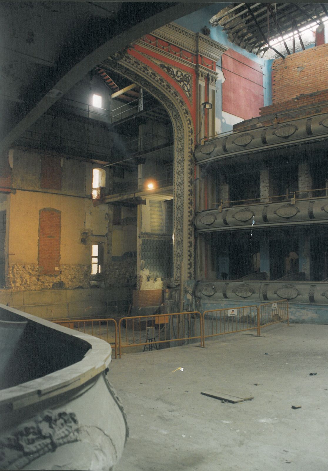 Imagen secundaria 1 - El Teatro Chapí de Villena conmemora el 25 aniversario de su reinauguración