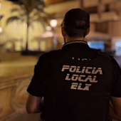 Una mujer huye despavorida de su expareja por las calles de Elche