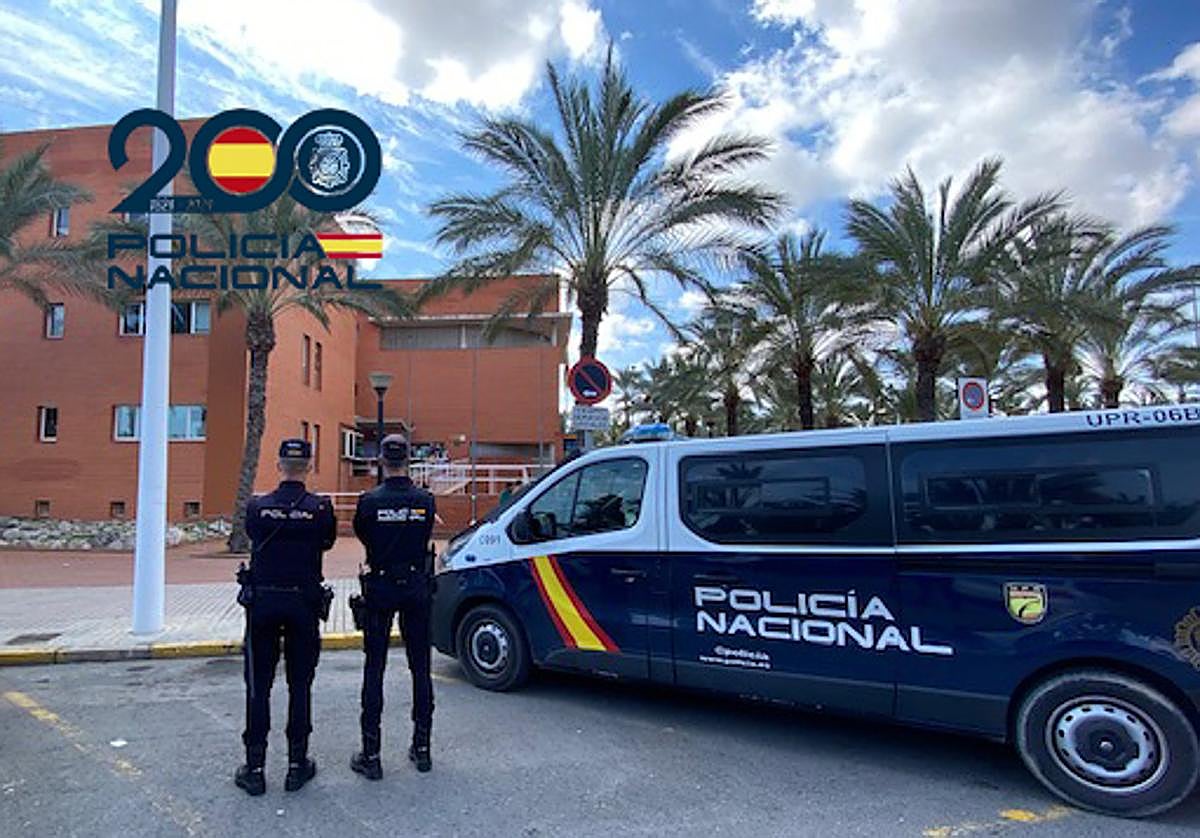 Agentes de la Policía Nacional de Elche.