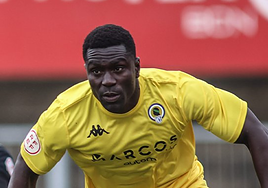 Marcos Mendes celebra el tanto de la victoria del Hércules en Vic.